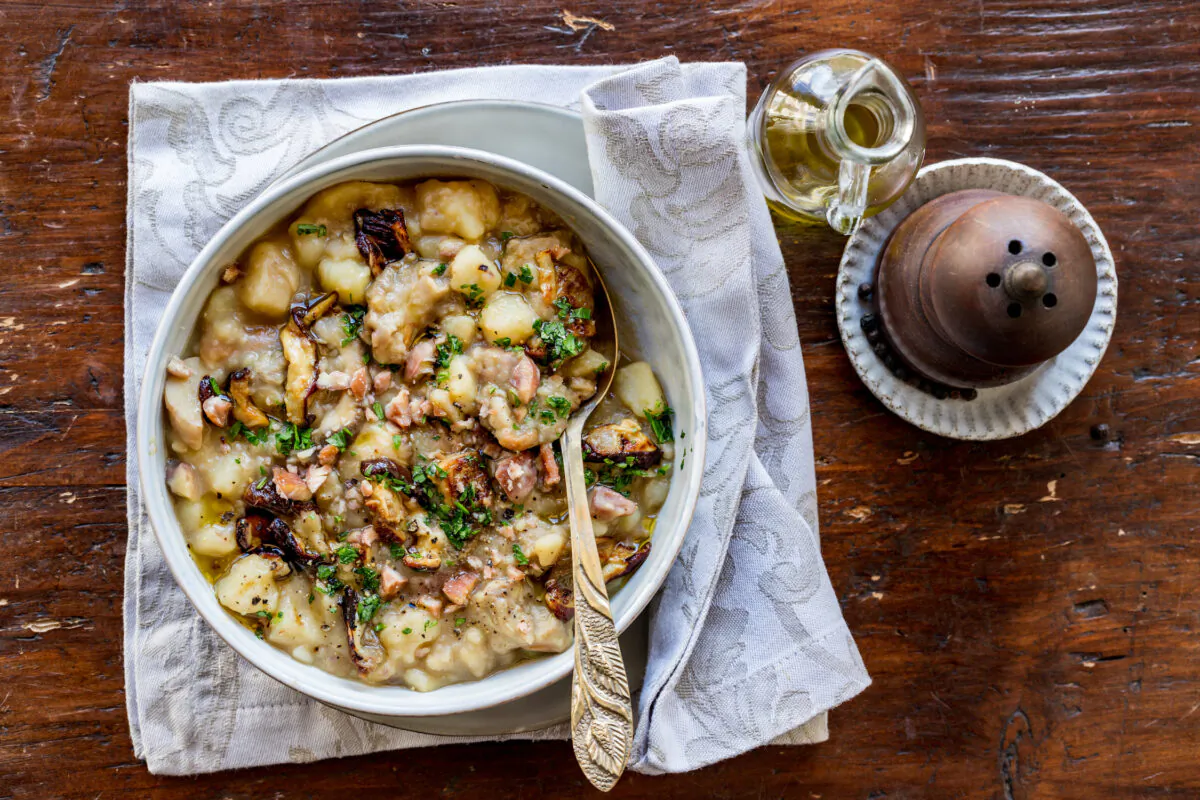 Hailing from the mountains of southern Tuscany, this soup stars two of autumn’s most representative ingredients. (Giulia Scarpaleggia)