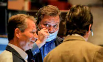 Futures Flat on Worries Over Supply Chain Disruptions; Netflix Falls