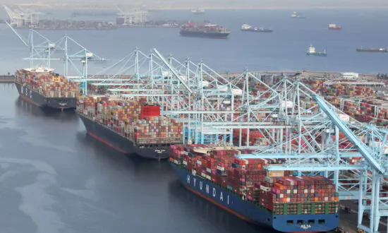 Winter Weather, West US Port Labour Talks Are Wild Cards in Shipping: Hapag Lloyd