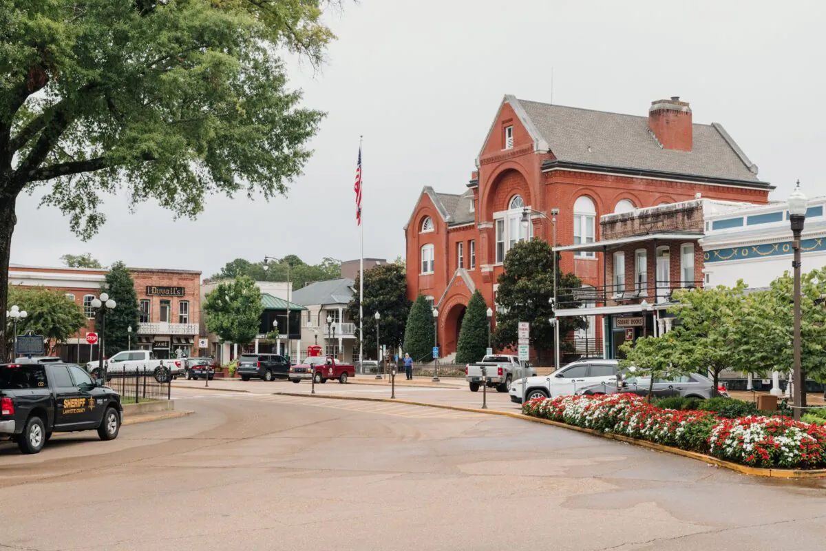 Oxford’s quaint downtown is dominated by a square. (Dennis Lennox)