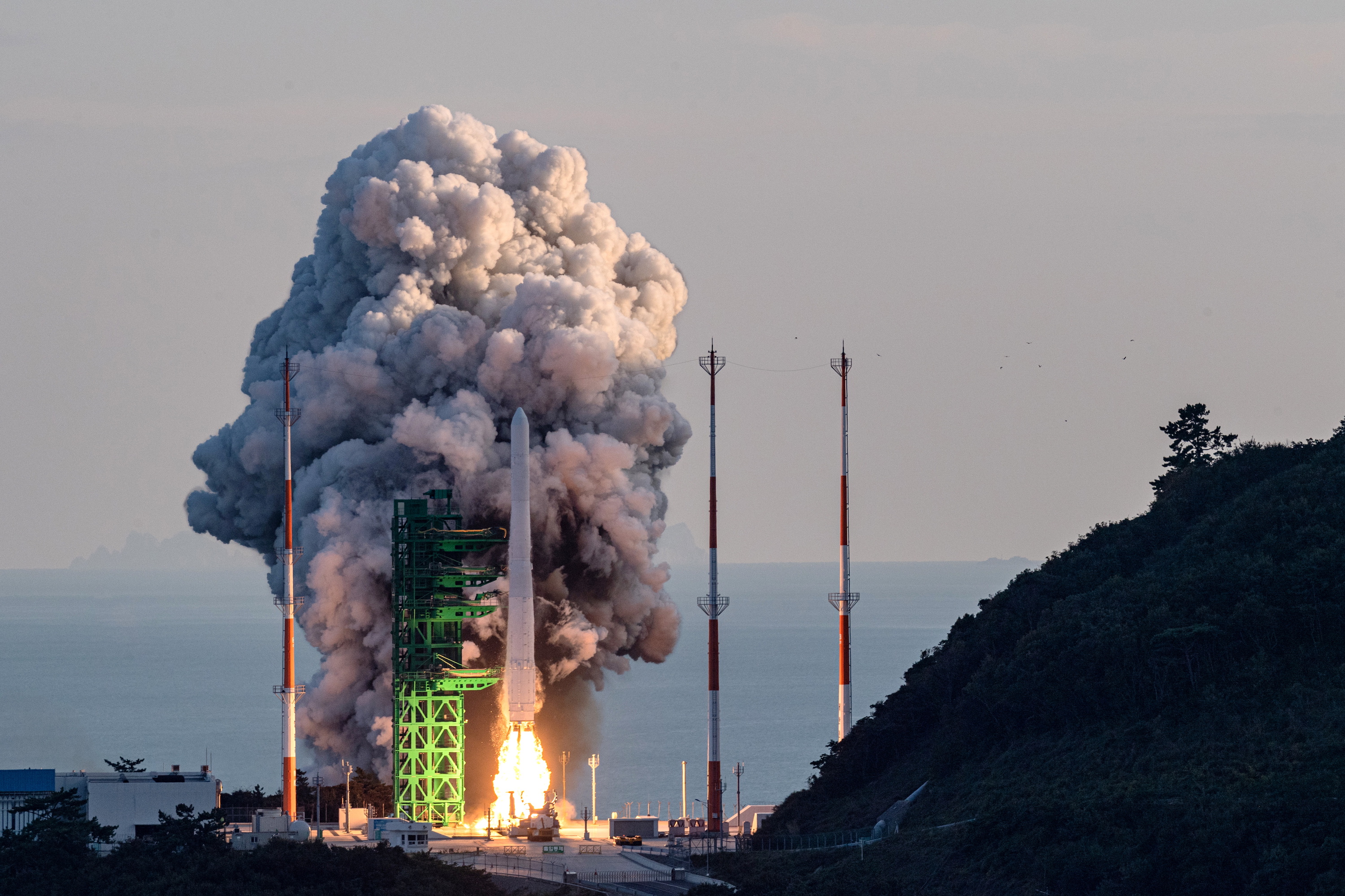 South Korea's Moon Vows 'Korea Space Age' After Rocket Test Falters - Vimarsana News