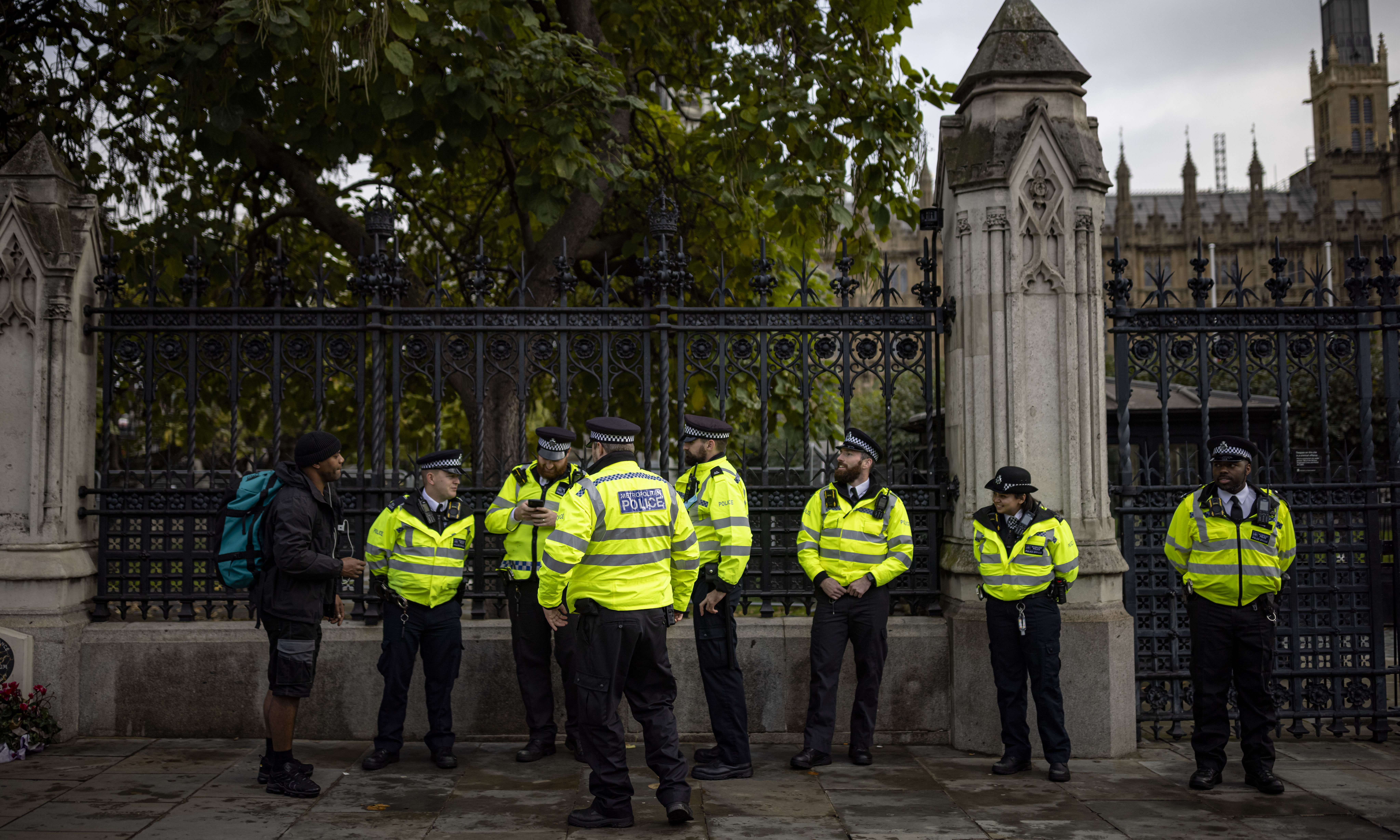 Don't Get Involved in Twitter Debates, We Have a Responsibility to Protect Freedom of Speech, British Police Told - Vimarsana News