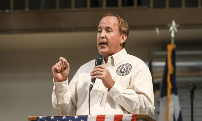 Texas Attorney General Ken Paxton at a border town hall in Brackettville, Texas, on Oct. 11, 2021. (Charlotte Cuthbertson/  Pezou)