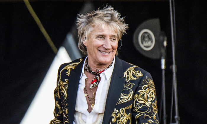 Rod Stewart performs at the New Orleans Jazz and Heritage Festival on Apr. 28, 2018. (Amy Harris/Invision/AP)