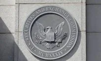 US Fines 16 Wall Street Firms $1.8 Billion for Talking Deals, Trades on Personal Apps