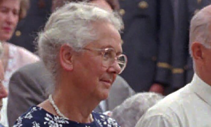 Lorli von Trapp Campbell attends a mass honoring her father, in Stowe, Vt., on July 13, 1997. (Craig Line/AP Photo)