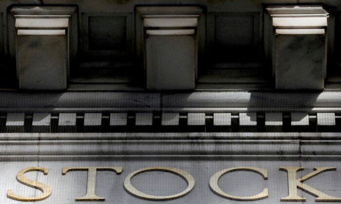 Morning sunlight falls on the facade of the New York Stock Exchange (NYSE) building in Manhattan in New York City, N.Y., on Jan. 28, 2021. (Mike Segar/Reuters)