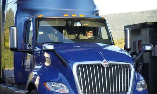 Industry Group Says Biden’s Plan to Tackle Trucker Shortage Doesn’t Do Enough to Address Key Problem