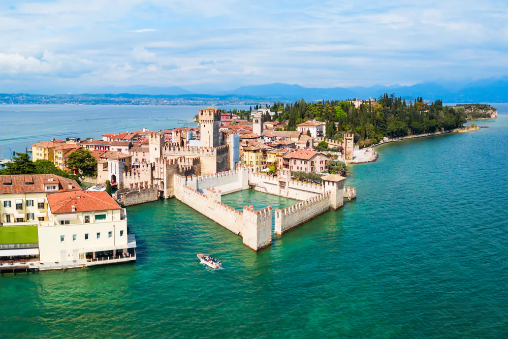 Scaligero Castle in Sirmione. (Saiko3p/Shutterstock)