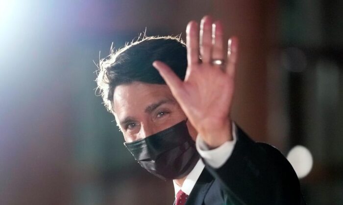 Liberal Party Leader Justin Trudeau waves to the media on arrival prior to the English language leaders' debate, in Gatineau, Que., on Sept. 7, 2021. Canadians will vote in a federal election on Sept. 20. ( Canadian Press/Frank Gunn)