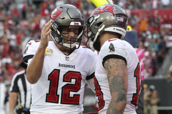 Tom Brady with Mike Evans