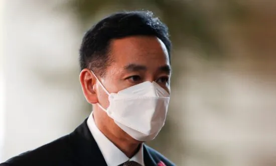 Japan Panel to Propose Stimulus Package Blueprint in Early November