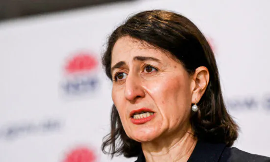 Senior Staffers Defend Former Premier at Corruption Inquiry