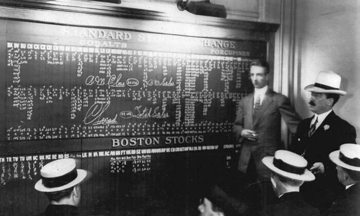The committee  astatine  the Toronto Stock Exchange successful  Toronto, Canada, successful  February 1910. (City of Toronto Archives)