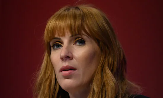 Man Arrested After Multiple Threatening Calls to UK Opposition Deputy Leader