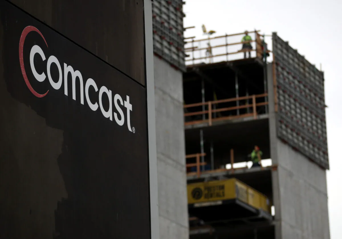 The Comcast logo is displayed on the exterior of a Comcast office in San Francisco, Calif., on Jan. 23, 2020. (Justin Sullivan/Getty Images)