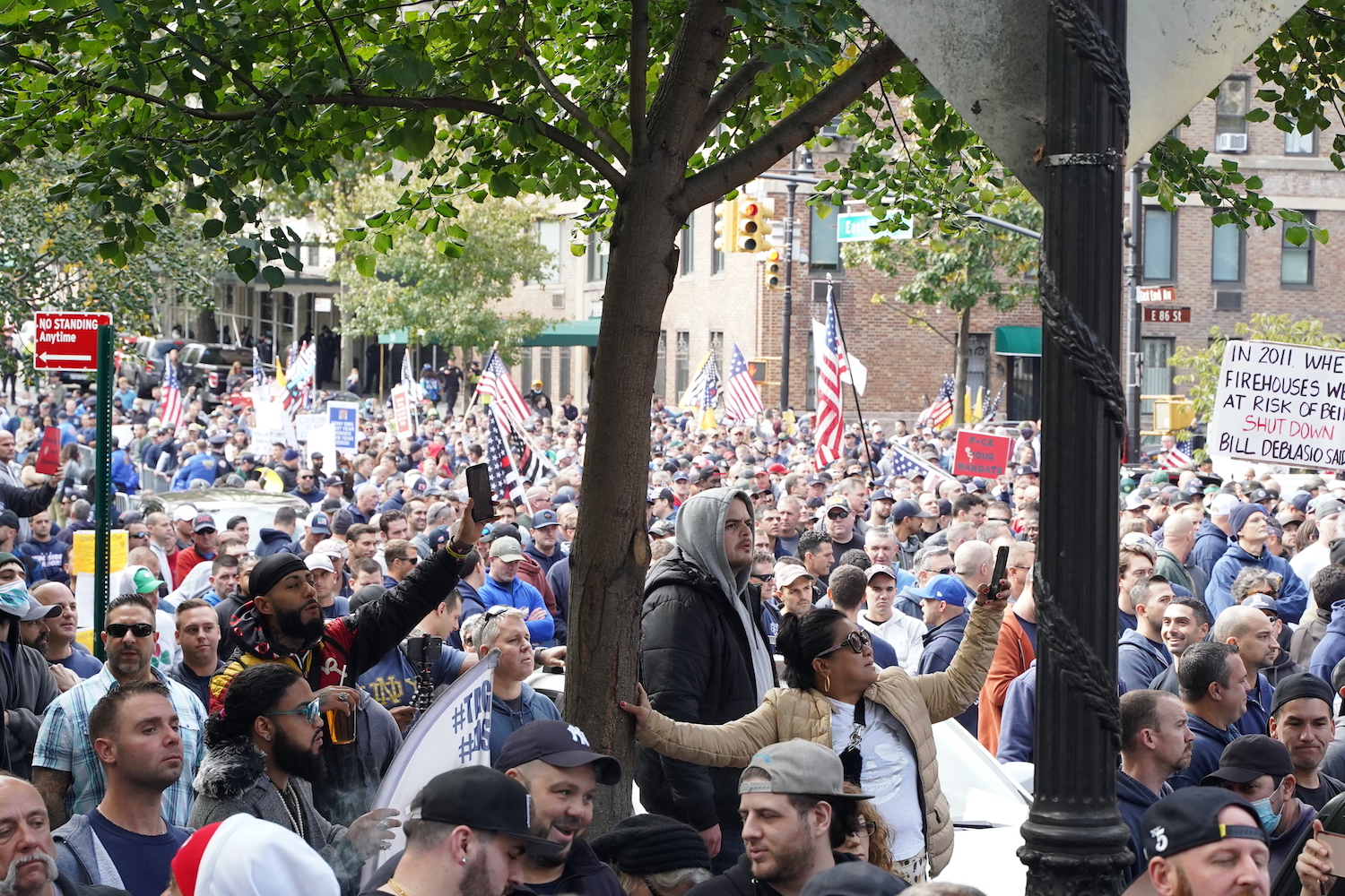 Thousands of NYC Firefighters Protest Against Vaccine Mandates at Mayor's Residence - Vimarsana News