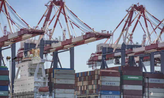 LA Port Cargo Volume 22 Percent Higher Compared to 2020