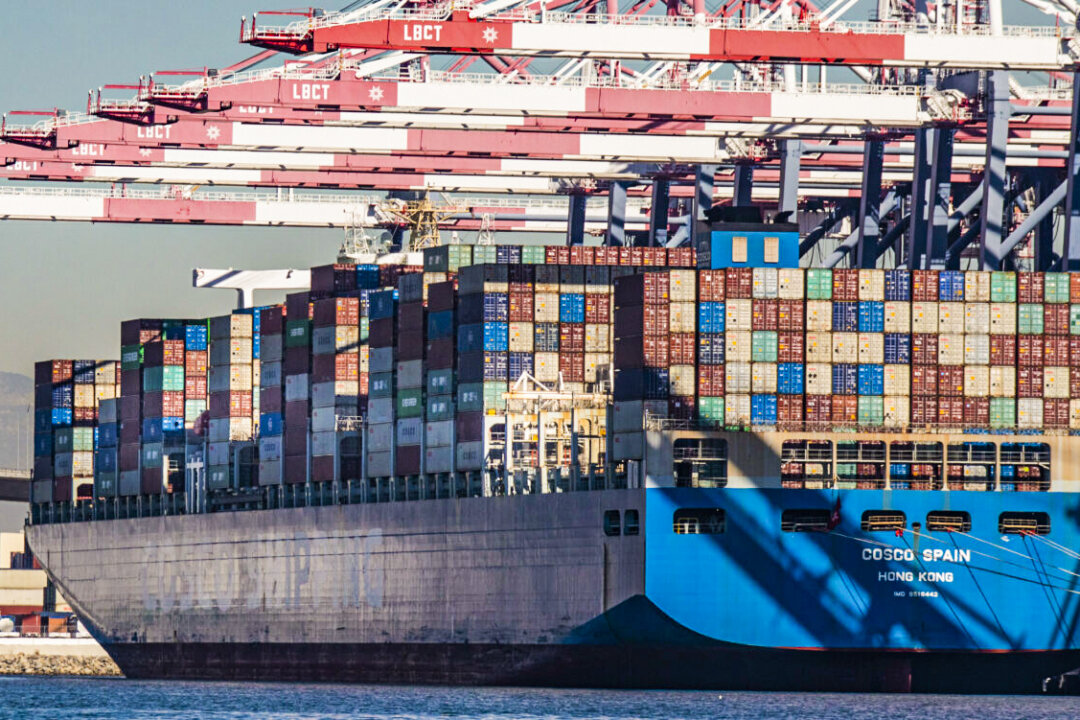 Officials Announce $5 Billion in Loans to Help LA Ports With Cargo Overload
