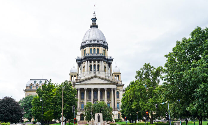 Illinois Bill to Repeal Law Requiring Parental Notice of Abortion Heads to Governor
