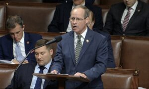 Rep. Murphy: FDA Adviser’s Remark on COVID-19 Jab for Kids ‘The Most Dangerous Statement I’ve Ever Heard in Medicine’