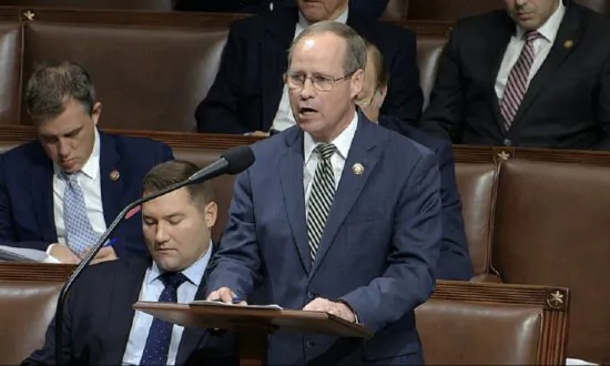 Congressional Physician Caucus Calls on FDA Advisor to Retract ‘Harmful’ Comments About Vaccinations for Children