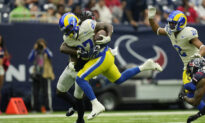 Stafford Has 3 TD Passes as Rams Roll Past Texans 38-22