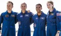 SpaceX Delays Astronaut Flight Due to Rough Wind, Waves