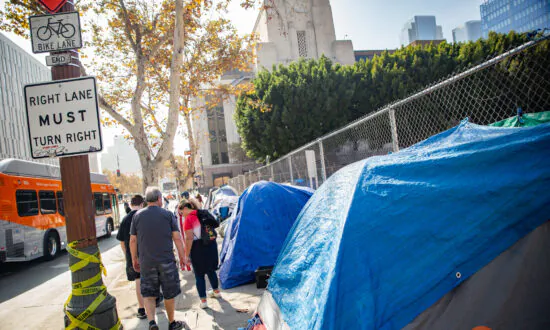 LA City Council Votes to Ban Homeless Encampments Near Schools