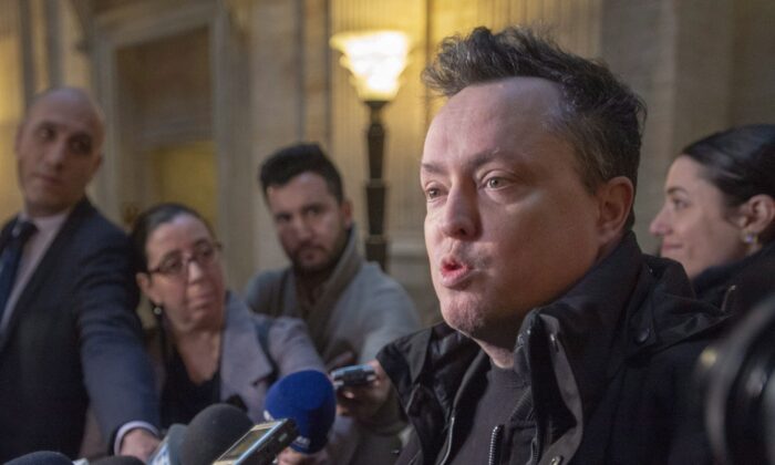 Comedian Mike Ward speaks to the media at the Quebec Court of Appeal in Montreal on Jan. 16, 2019. (The Canadian Press/Ryan Remiorz)