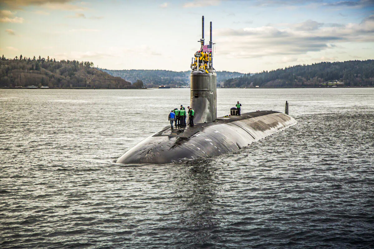 161214-N-CC918-003
BREMERTON, Wash. (Dec. 15, 2016) The Seawolf-class fast-attack submarine USS Connecticut (SSN 22) departs Puget Sound Naval Shipyard for sea trials following a maintenance availability. (U.S. Navy photo by Thiep Van Nguyen II/Released)