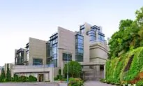 HNA-related Luxury Villa in Hong Kong Being Sold to Offset Debts Through Court Auction
