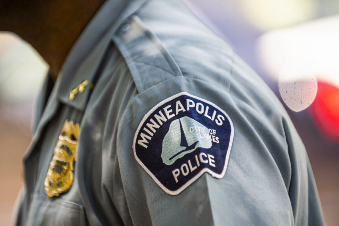 Minneapolis Mayor Ends No-Knock Warrants After Deadly Police Shooting