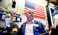 Big Tech, Chipmakers Power S&P 500, Nasdaq to Record Highs