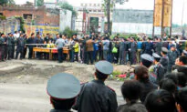 Chinese City Public Transit Staff Go on Strike After Being Unpaid for Over 8 Months