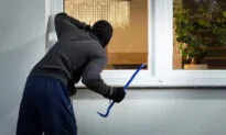 2 Teens See Burglar Breaking Into 80-Year-Old’s House, Halt Him With Their Bikes, Hailed as Heroes