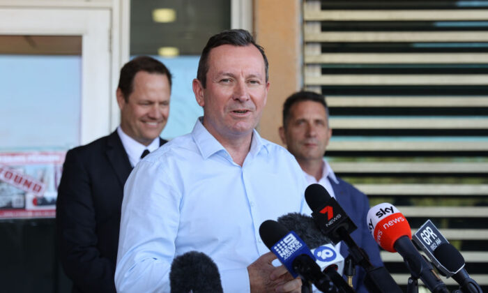 Western Australia Premier Mark McGowan (C) speaks at a press conference in front of the Carnarvon Police Station in Carnarvon, Western Australia, on Nov. 4, 2021. (Tamati Smith/Getty Images)