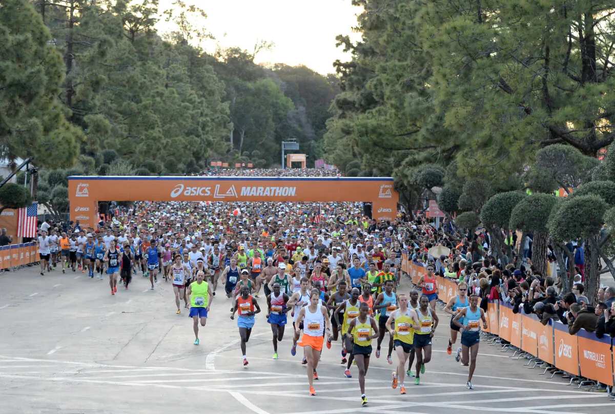 Start of the Los Angeles Marathon at Dodger Stadium in Los Angeles on March 9, 2014. (Harry How/Getty Images)