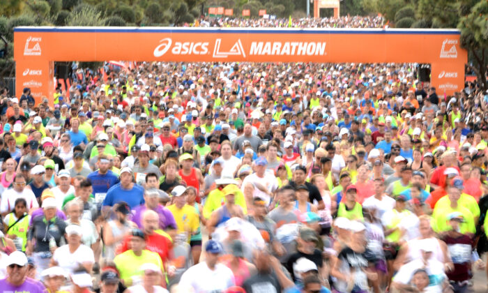 Start of the Los Angeles Marathon at Dodger Stadium in Los Angeles on March 9, 2014. (Harry How/Getty Images)