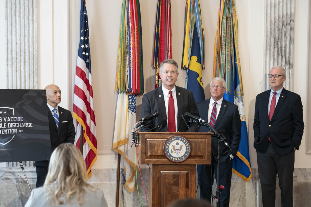 GOP Senators: Dishonorable Discharges for Unvaccinated Service Members ‘Needs to Stop’