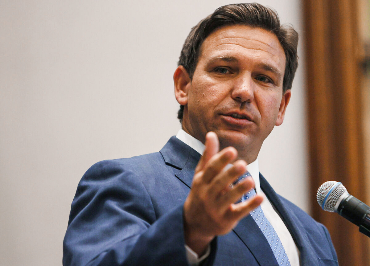 DeSantis: Biden Border Policies are Harming Children and Promote Human Trafficking - Vimarsana News