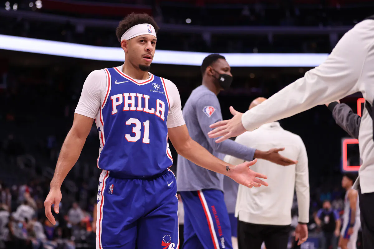 Seth Curry #31 of the Philadelphia 76ers celebrates a 109-98 win over the Detroit Pistons at Little Caesars Arena in Detroit, Mich., on Nov. 4, 2021. (Gregory Shamus/Getty Images)