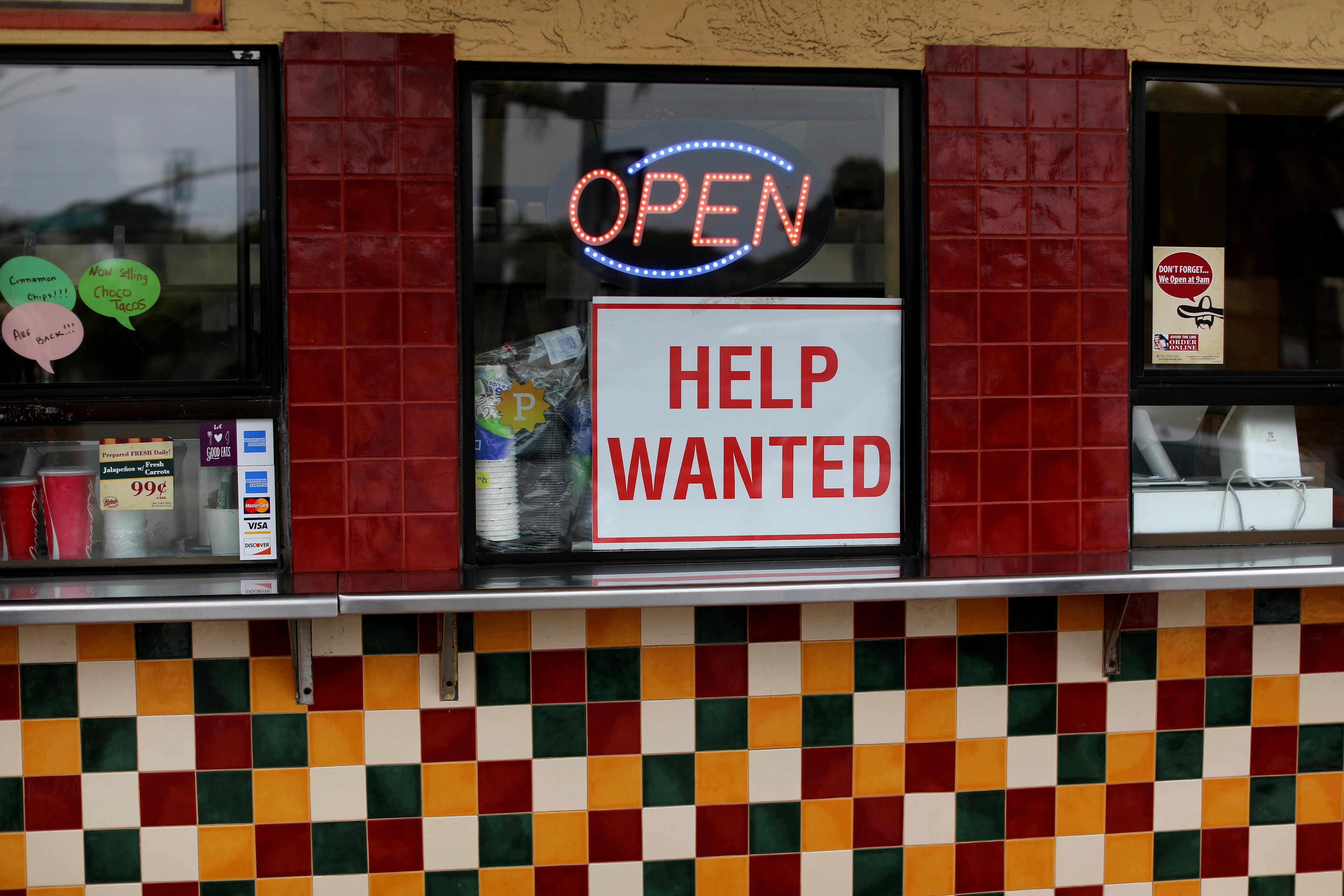 US Economy Adds 531,000 Jobs in October: Experts React to Booming Payroll Growth - Vimarsana News