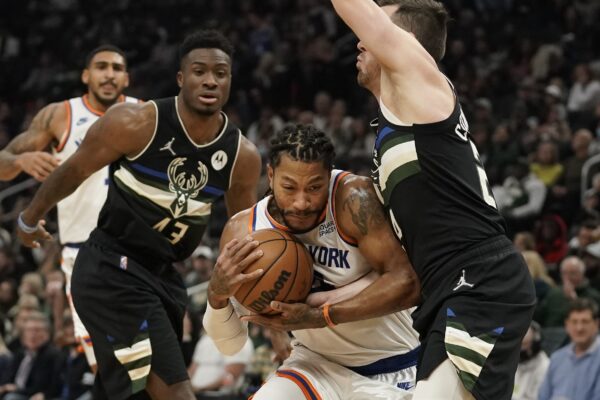 Knicks Bucks Basketball