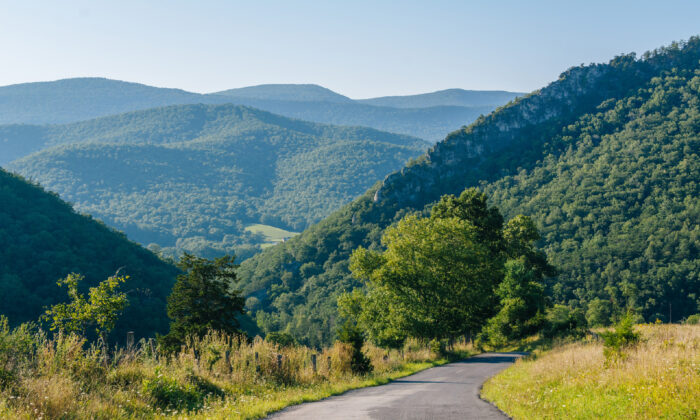 A photograph of West Virginia shows why the state is known as the Mountain State. (Courtesy of Jon Bilious/Dreamstime.com)