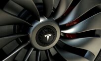 Tesla Recalls 7,600 US Vehicles for Potential Air Bag Issue