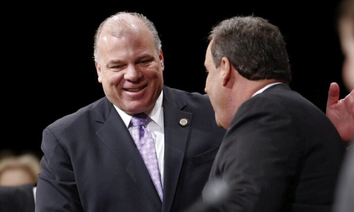 New Jersey Senate President Steve Sweeney greets New Jersey Gov. Chris Christie prior to being sworn in for his second term on January 21, 2014. (Jeff Zelevansky/Getty Images)