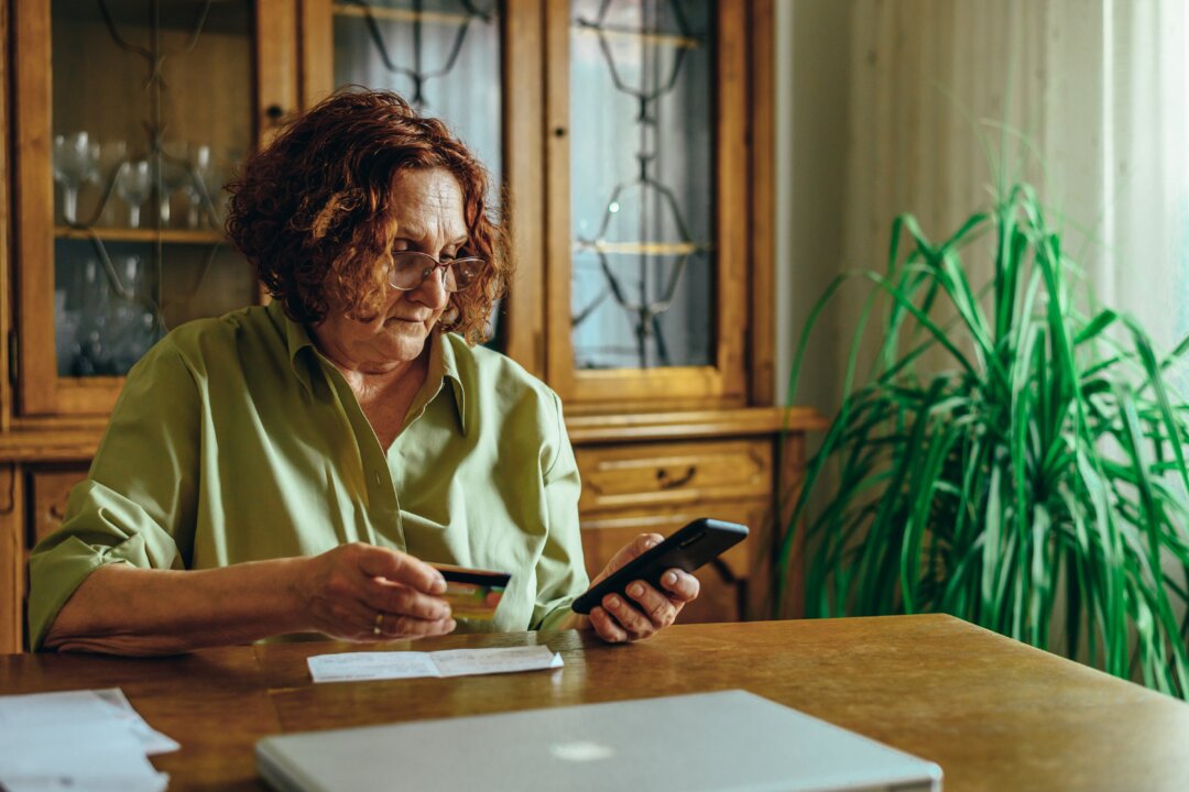 The internet is full of dangers, particularly for people developing dementia. Finding a way to help a senior loved one while also respecting their dignity and autonomy requires thoughtfulness. (Zamrznuti tonovi/Shutterstock)