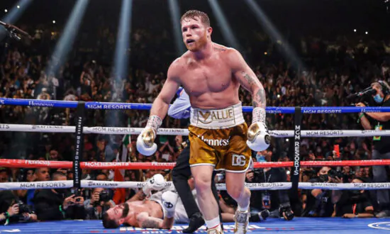 Alvarez Stops Plant to Become Undisputed 168-Pound Champ