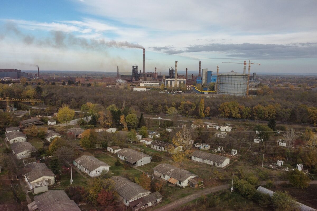 Chinese-Owned Steel Mill Coats Serbian Town in Red Dust; Cancers Increase